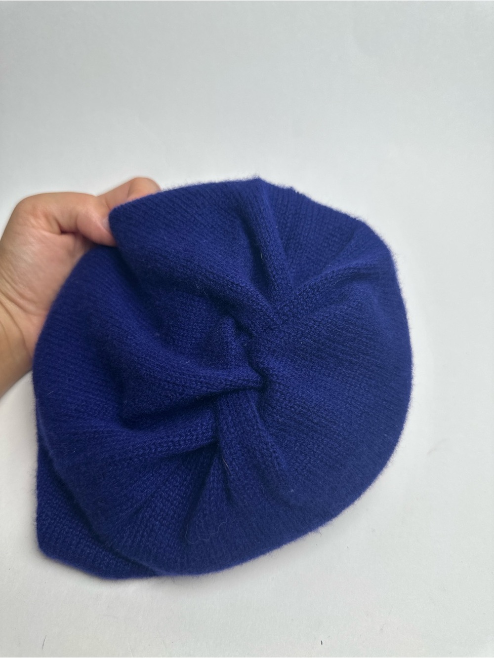 Barneys New York 100% Cashmere Beret Hat Purple Blue Made in Italy